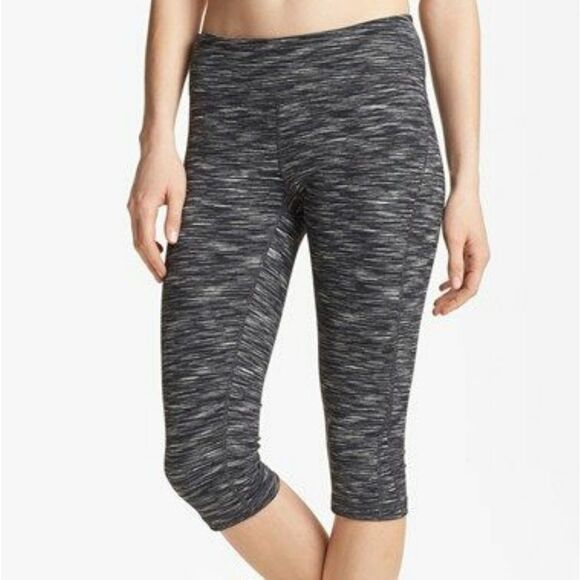 Zella Space Dye Black/Grey‎ Cropped Leggings Small - Picture 1 of 7